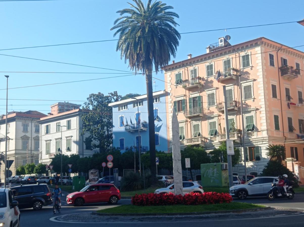 A La Gare Apartment Специя Екстериор снимка